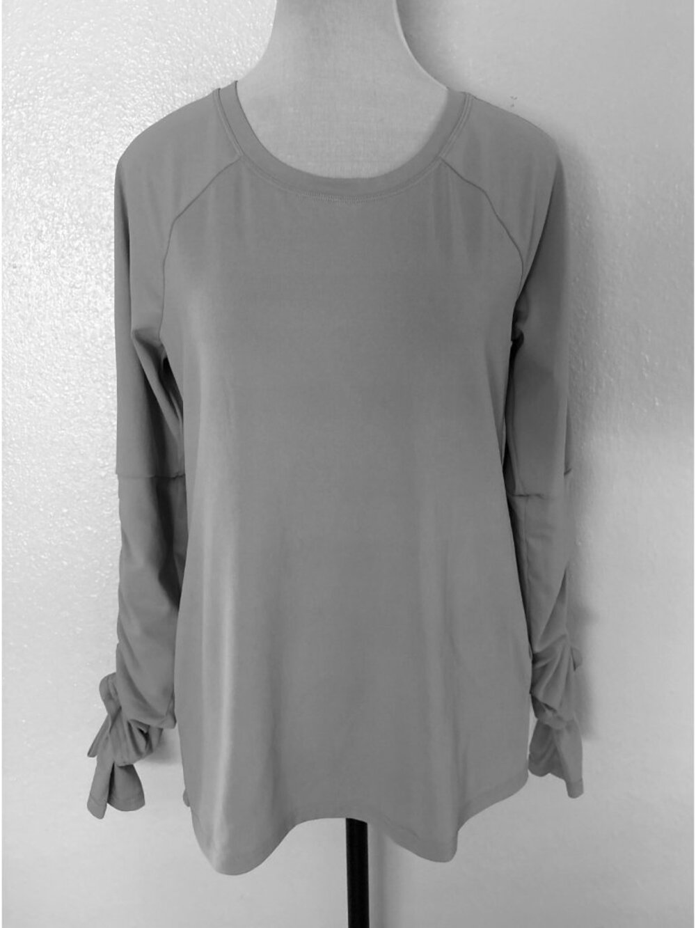 Fabletics Cashel Adjustable Long Sleeve II Gray Top Size M